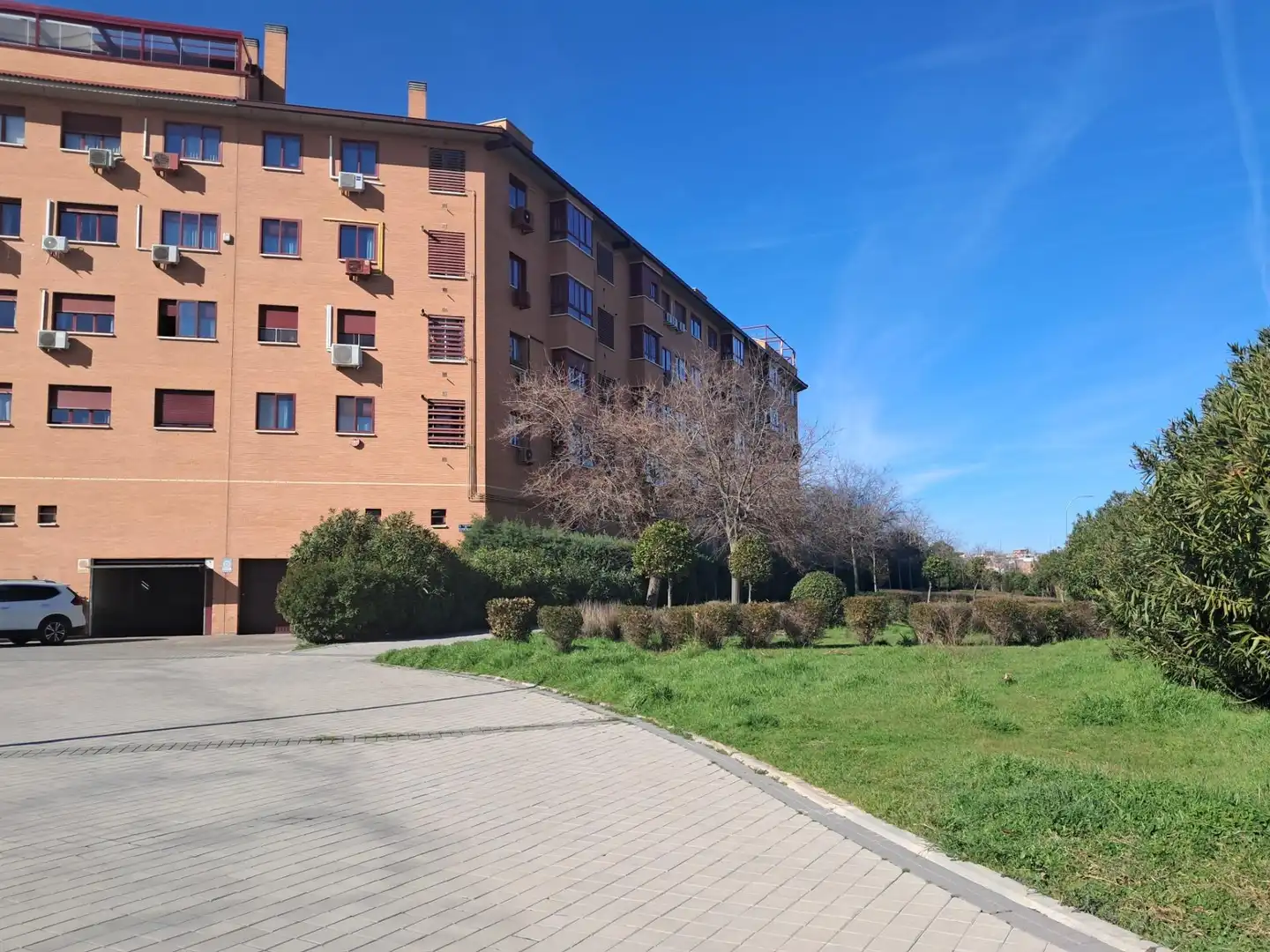 Vista exterior de Piso en venta en Madrid con Aire acondicionado, Calefacción y Jardín privado