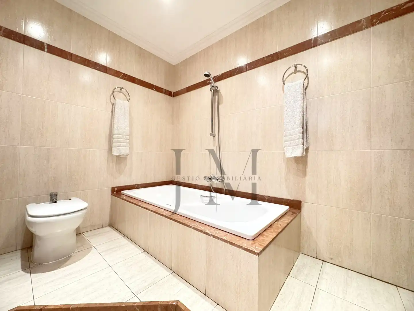 Badezimmer von Maisonette zum Verkauf in Terrassa mit Heizung, Terrasse und Abstellraum
