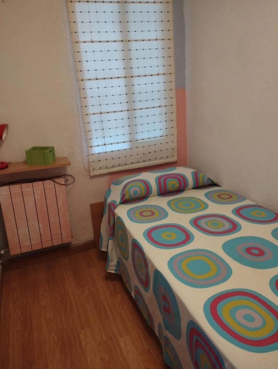 Bedroom of Flat to rent in  Madrid Capital  with Air Conditioner, Parquet flooring and Terrace