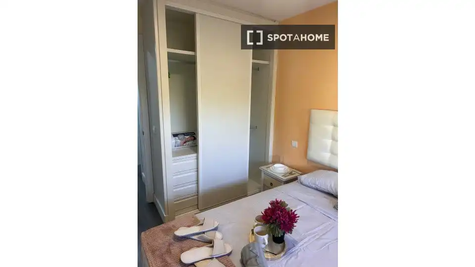 Habitación en Tres Olivos - Valverde