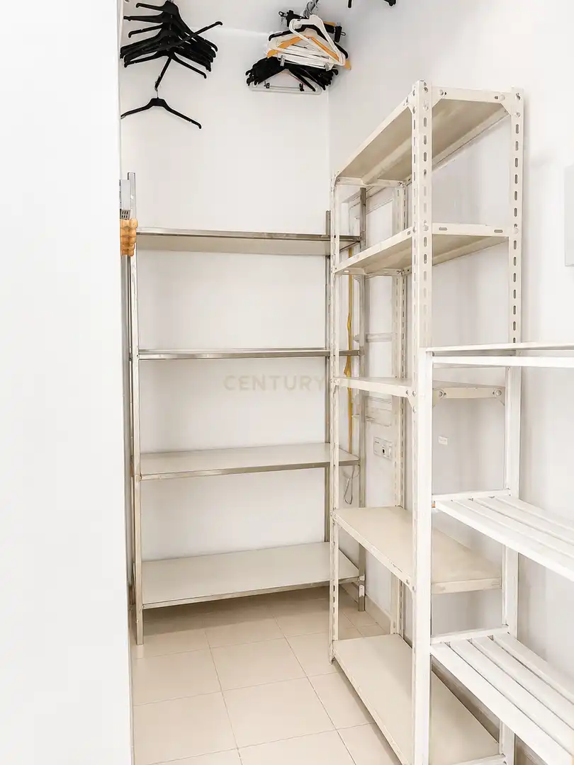 Commercial properties for rent in Irun   with Air Conditioner and Alarm