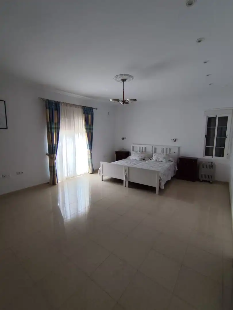 Dormitori de Casa o xalet en venda en Arcos de la Frontera amb Terrassa, Traster i Piscina