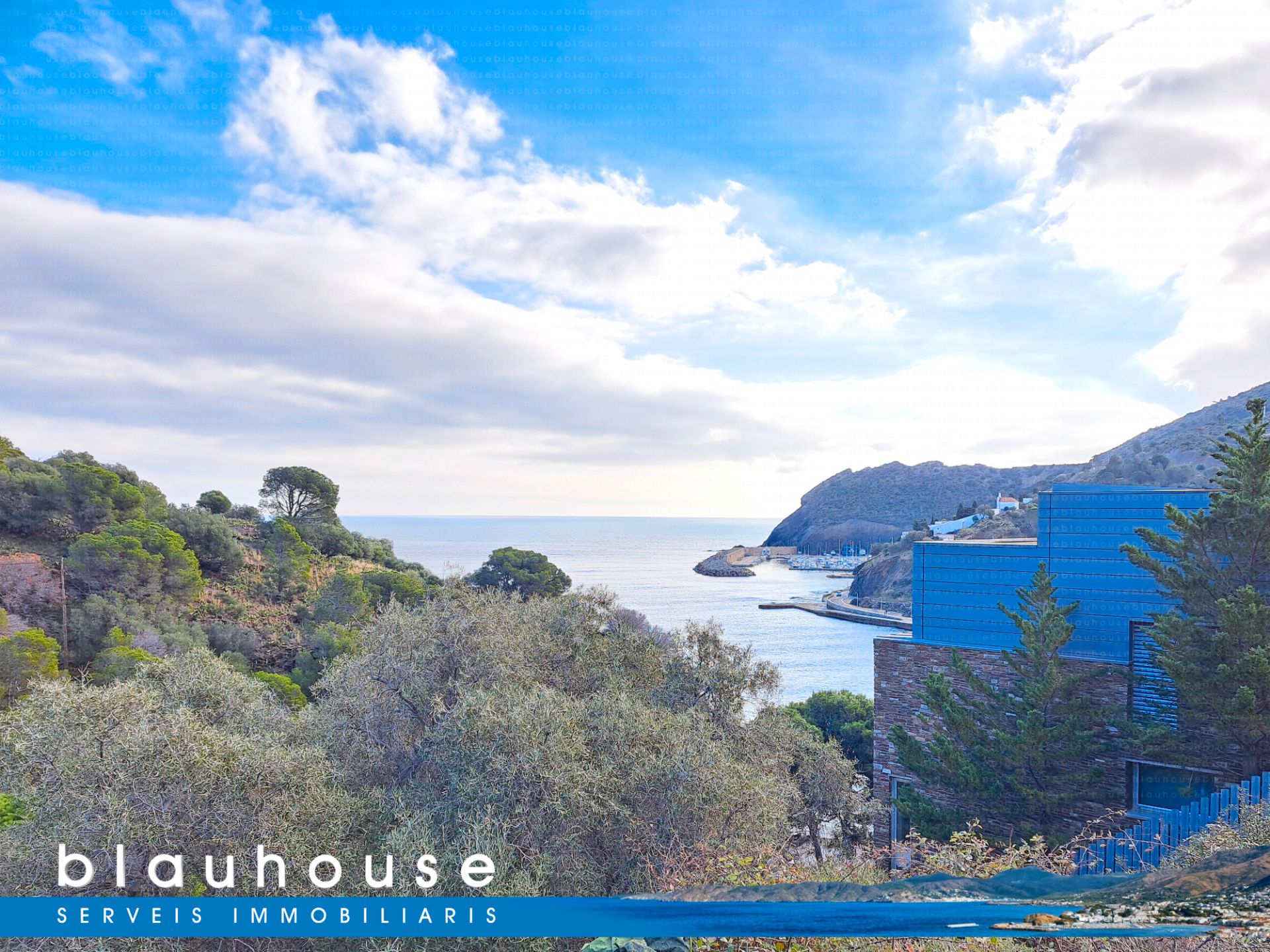 Vista exterior de Casa o xalet en venda en Portbou amb Calefacció, Terrassa i Traster