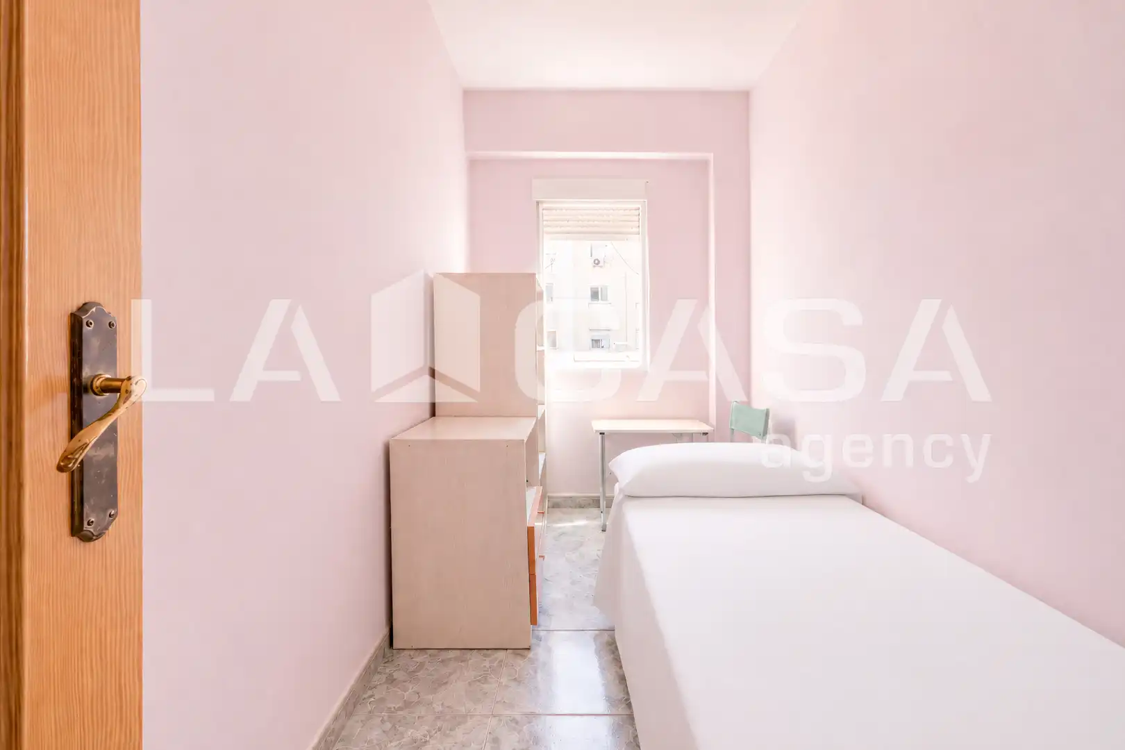 Bedroom of Flat for sale in Valencia