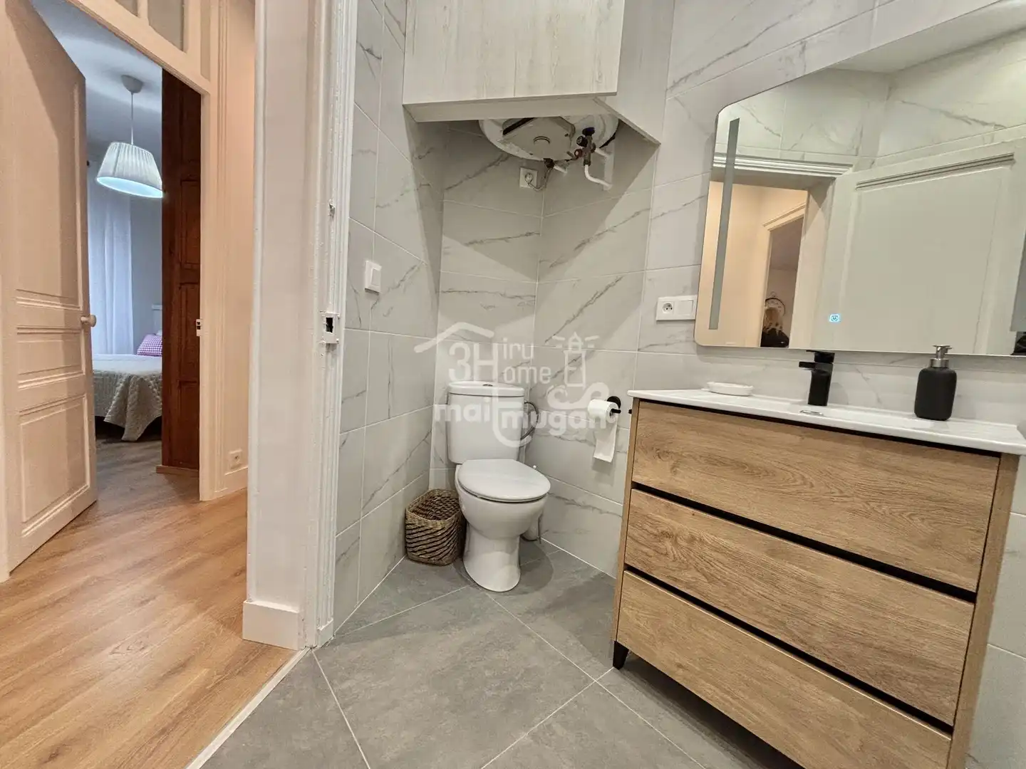Bathroom of Flat for sale in Hendaye  with Storage room