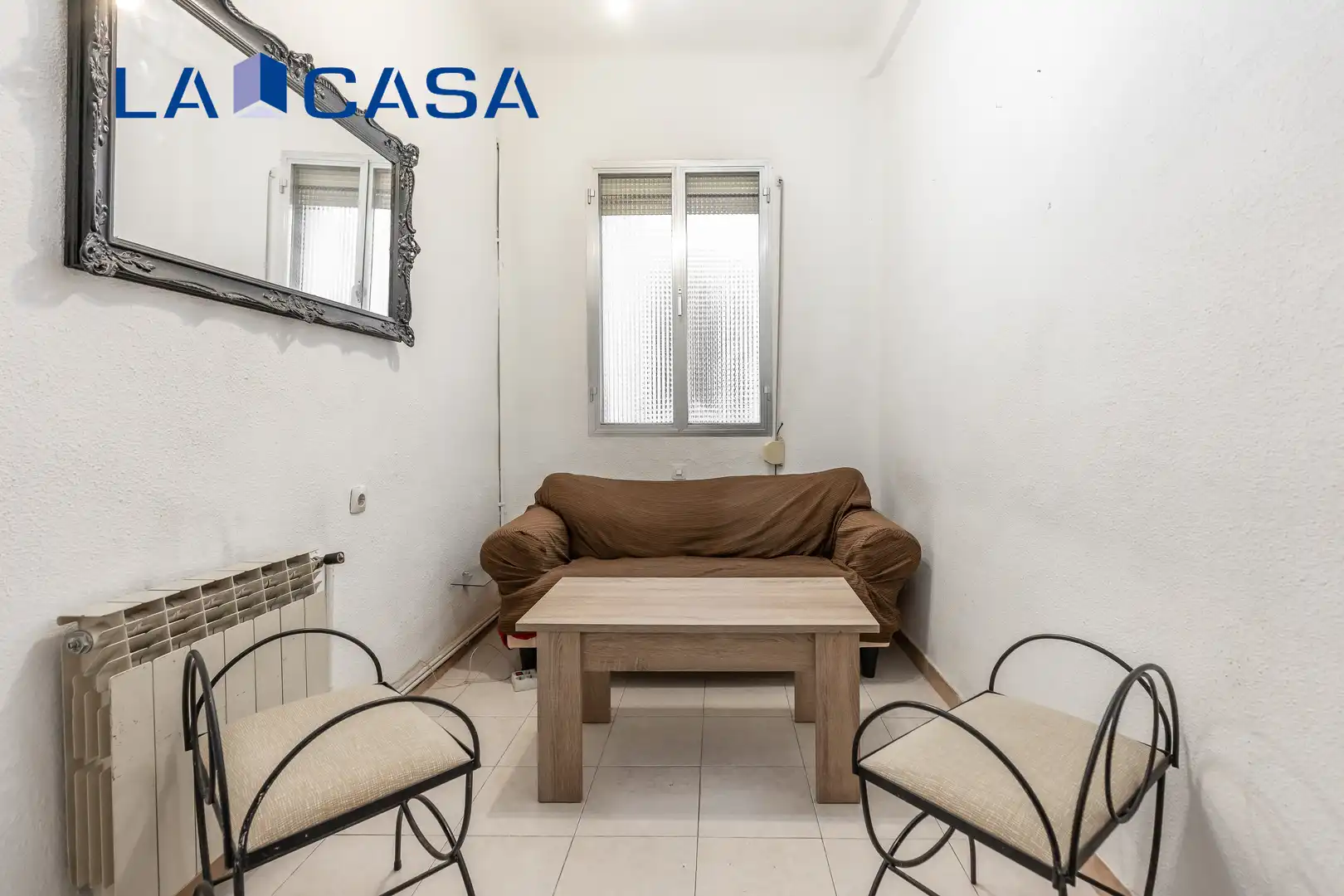 Vista exterior de Piso en venta en Madrid con Calefacción