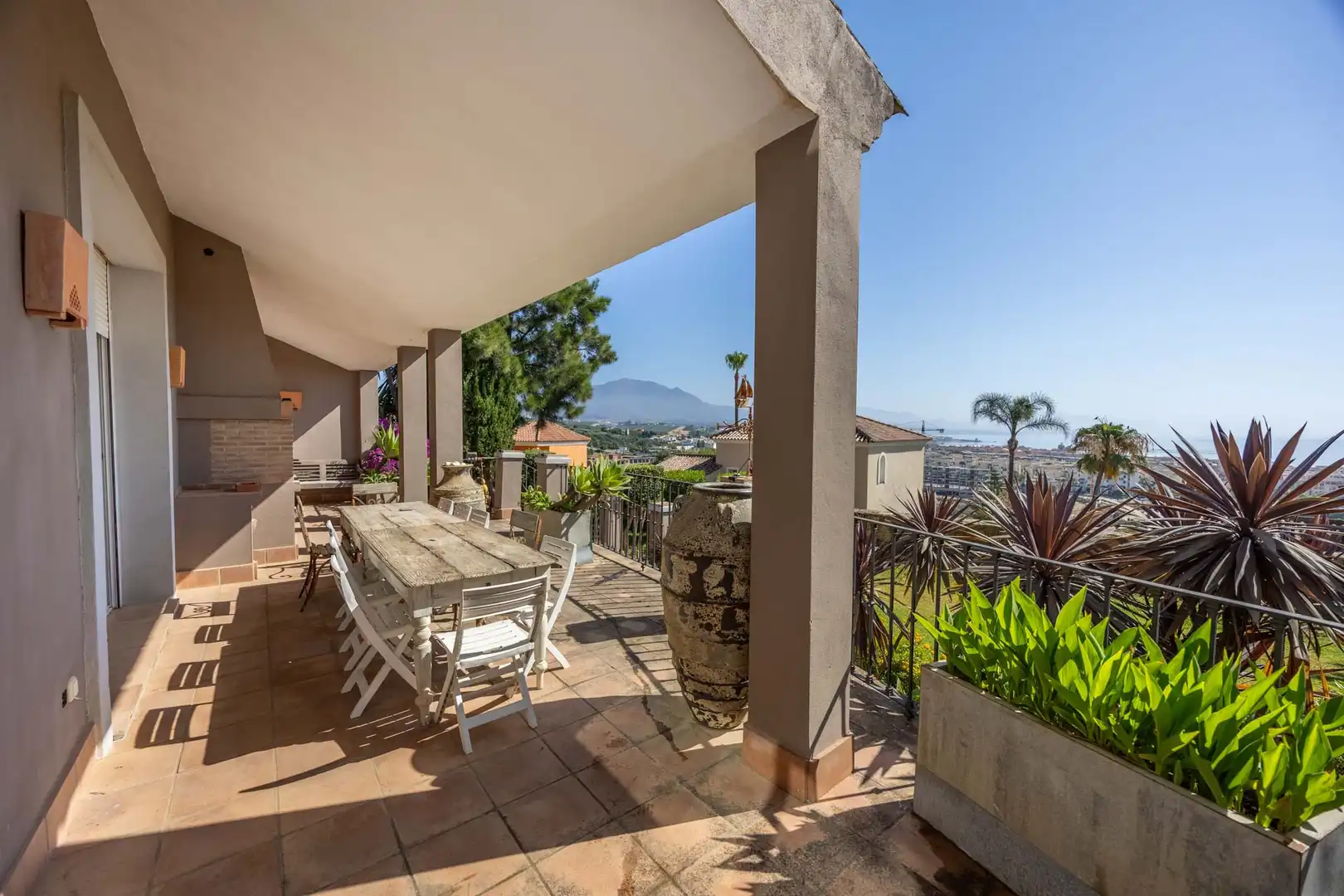 Terrassa de Casa o xalet en venda en Manilva amb Jardí privat, Terrassa i Traster
