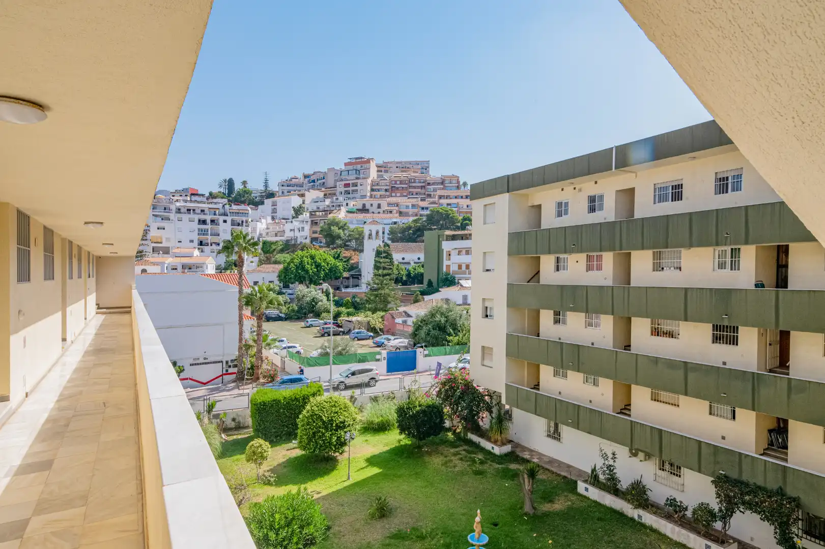 Außenansicht von Wohnung zur Miete in Almuñécar mit Klimaanlage, Heizung und Terrasse