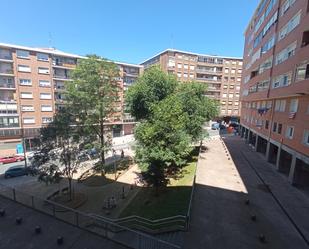 Vista exterior de Pis en venda en Bilbao 