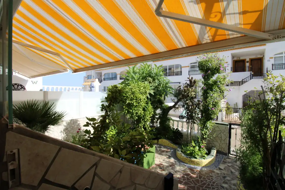 Terrassa de Apartament en venda en Orihuela amb Terrassa, Moblat i Piscina comunitària