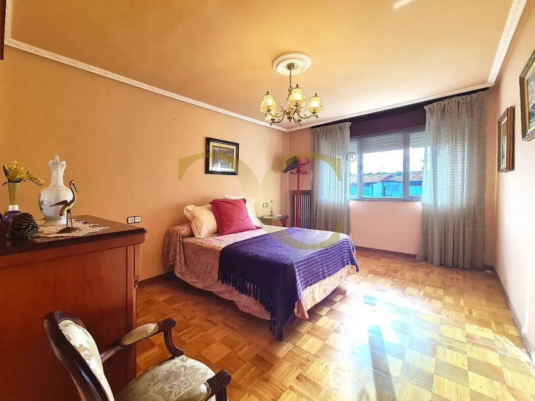 Dormitori de Casa o xalet en venda en Villaviciosa amb Calefacció, Jardí privat i Terrassa