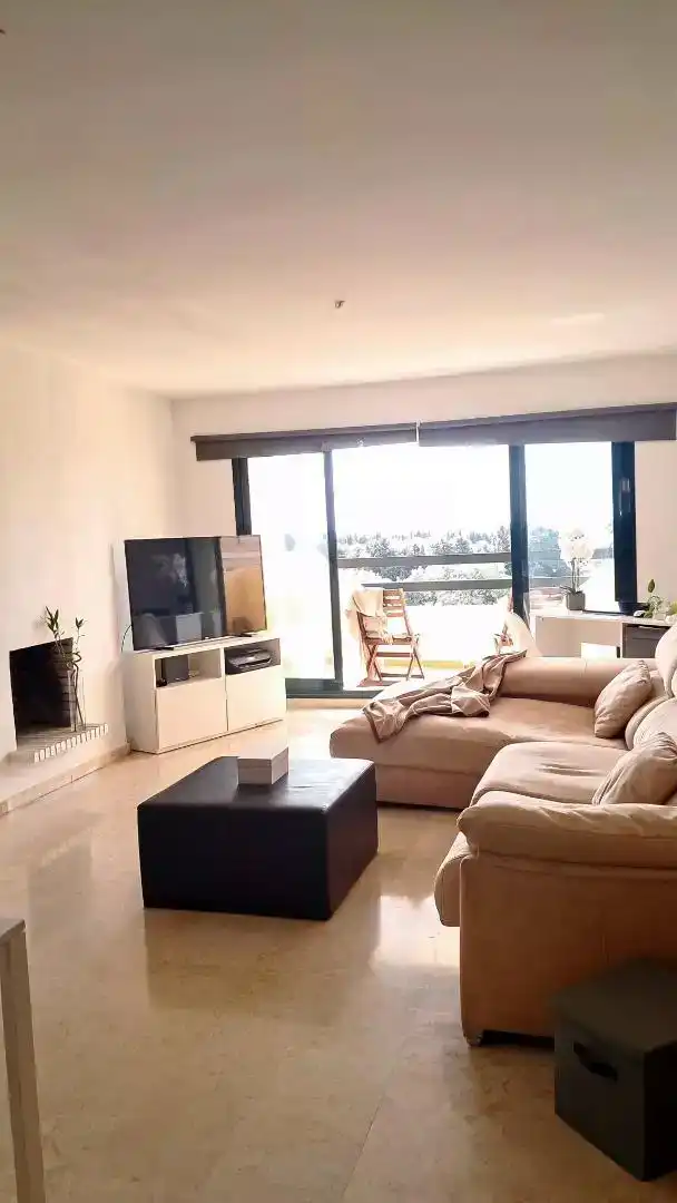 Sala de estar de Dúplex en venta en Estepona con Piscina
