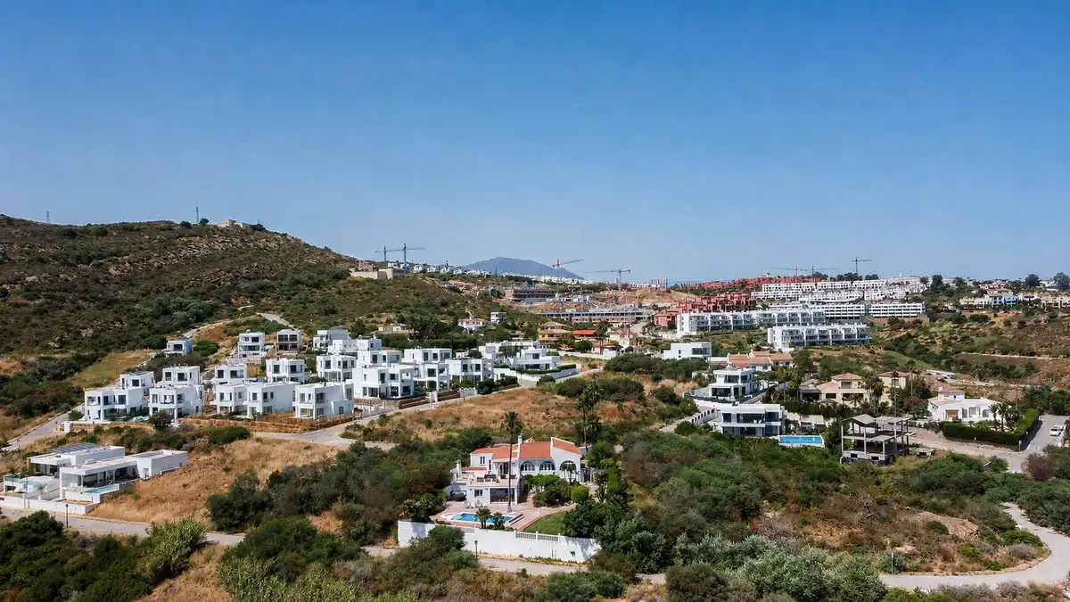 Vista exterior de Casa o chalet en venta en Sotogrande con Aire acondicionado, Jardín privado y Terraza