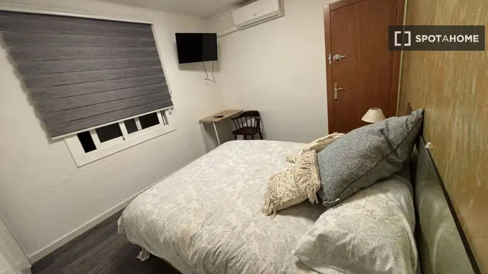 Habitación de Piso para compartir en L'Hospitalet de Llobregat con Aire acondicionado y Terraza