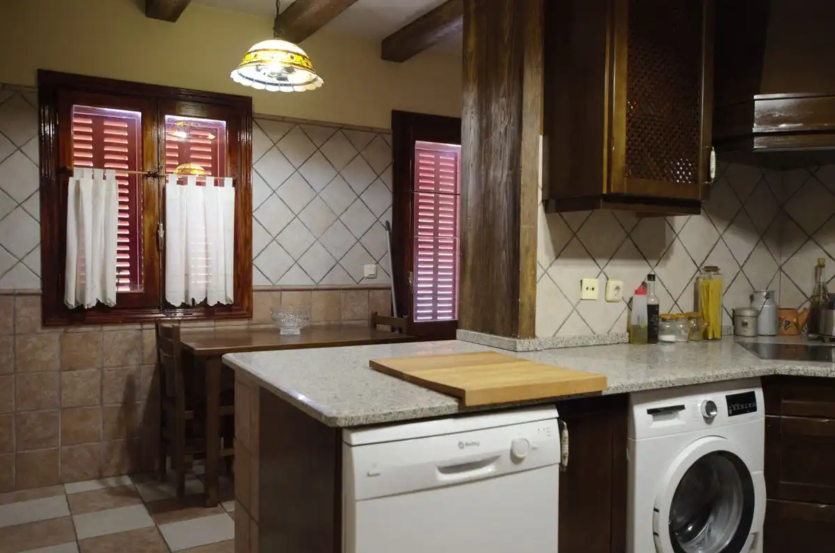 Cocina de Casa adosada en venta en Fuensalida con Calefacción, Trastero y Amueblado