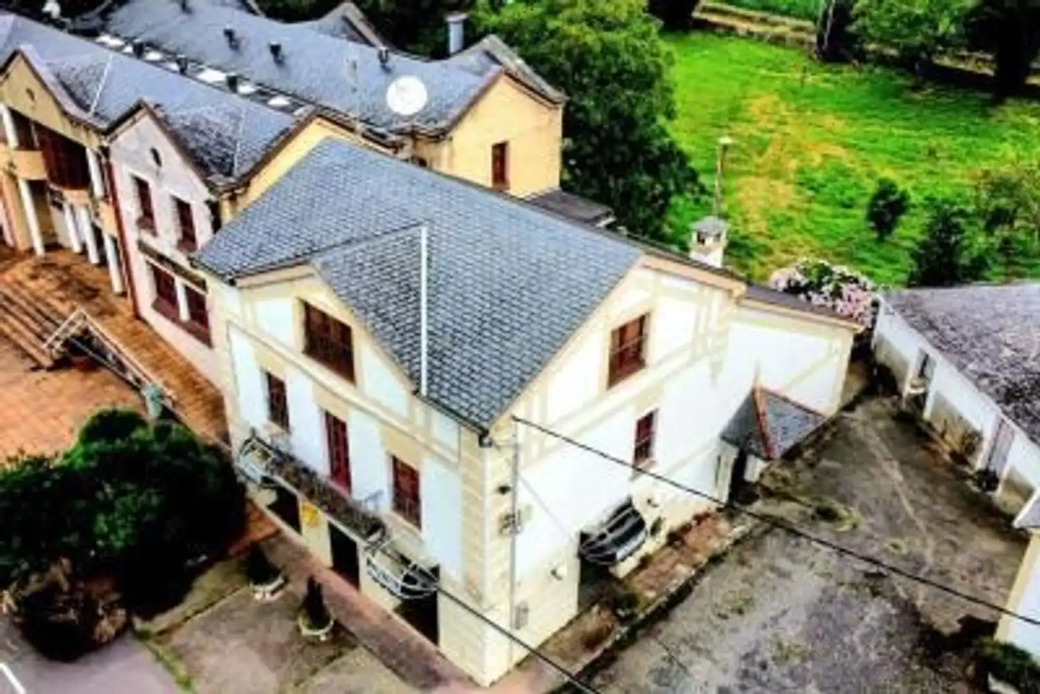 Vista exterior de Edifici en venda en Coaña