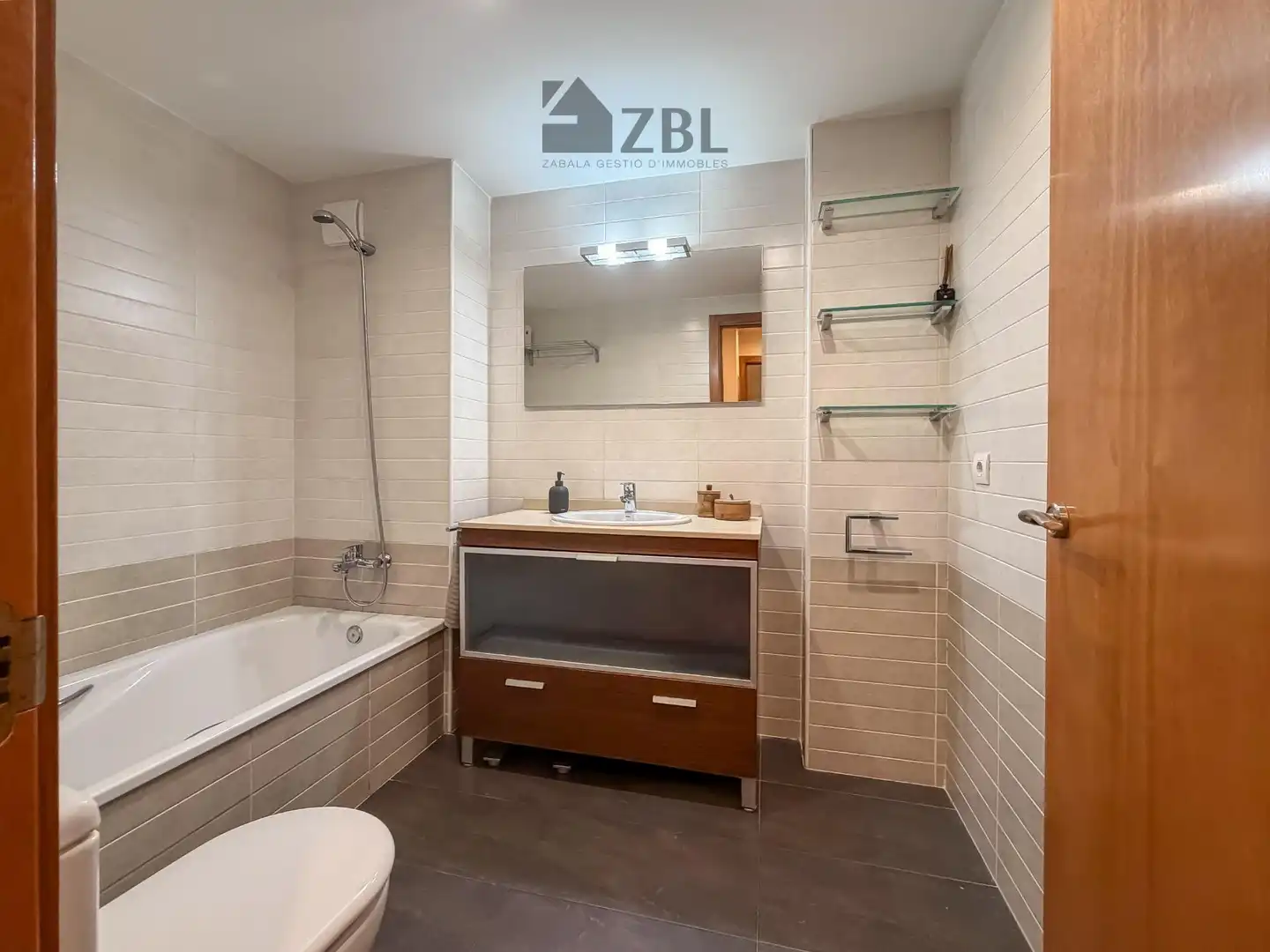 Badezimmer von Wohnung zum Verkauf in Manresa