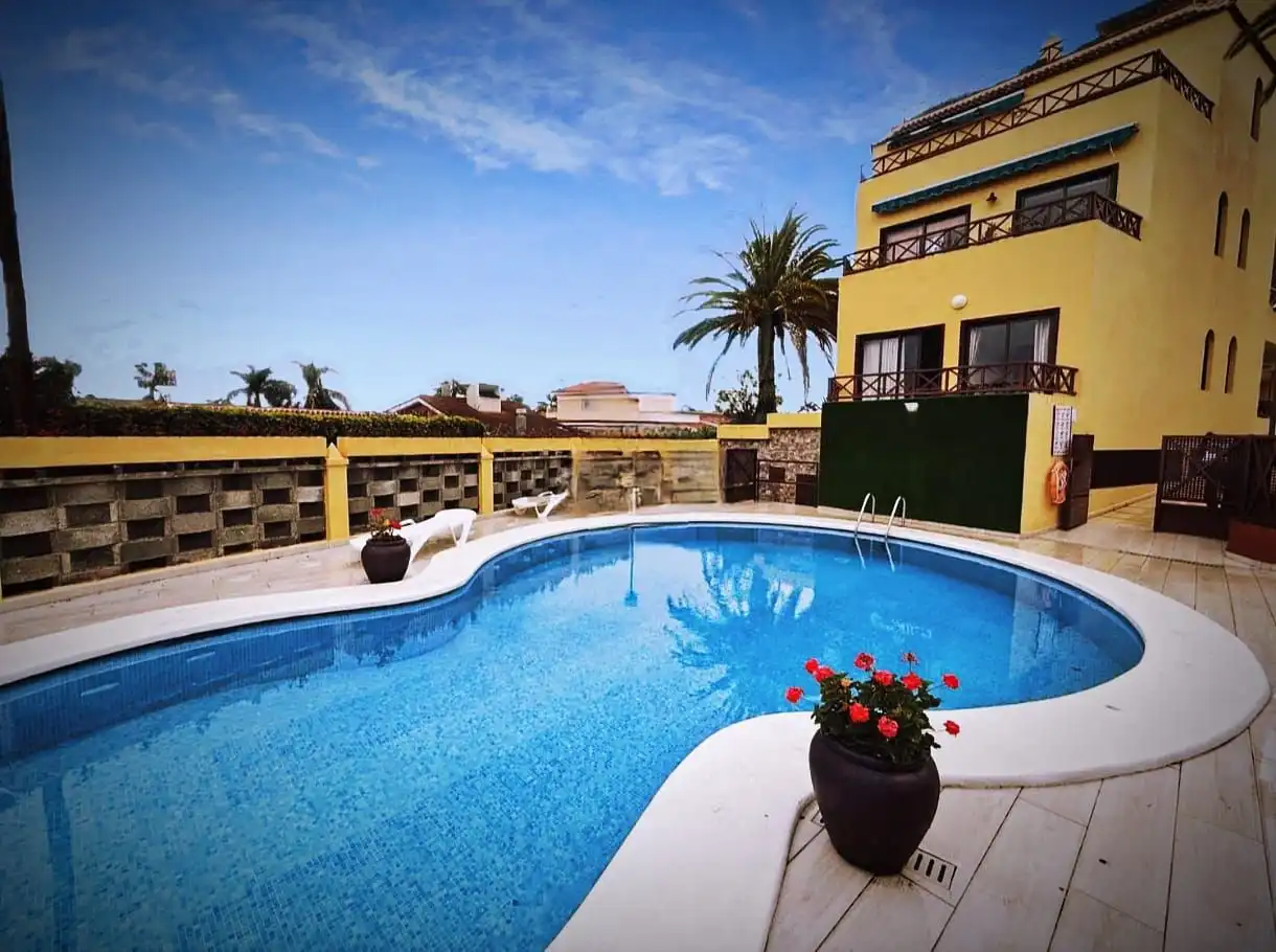 Piscina de Piso en venta en Los Realejos con Jardín privado, Terraza y Amueblado