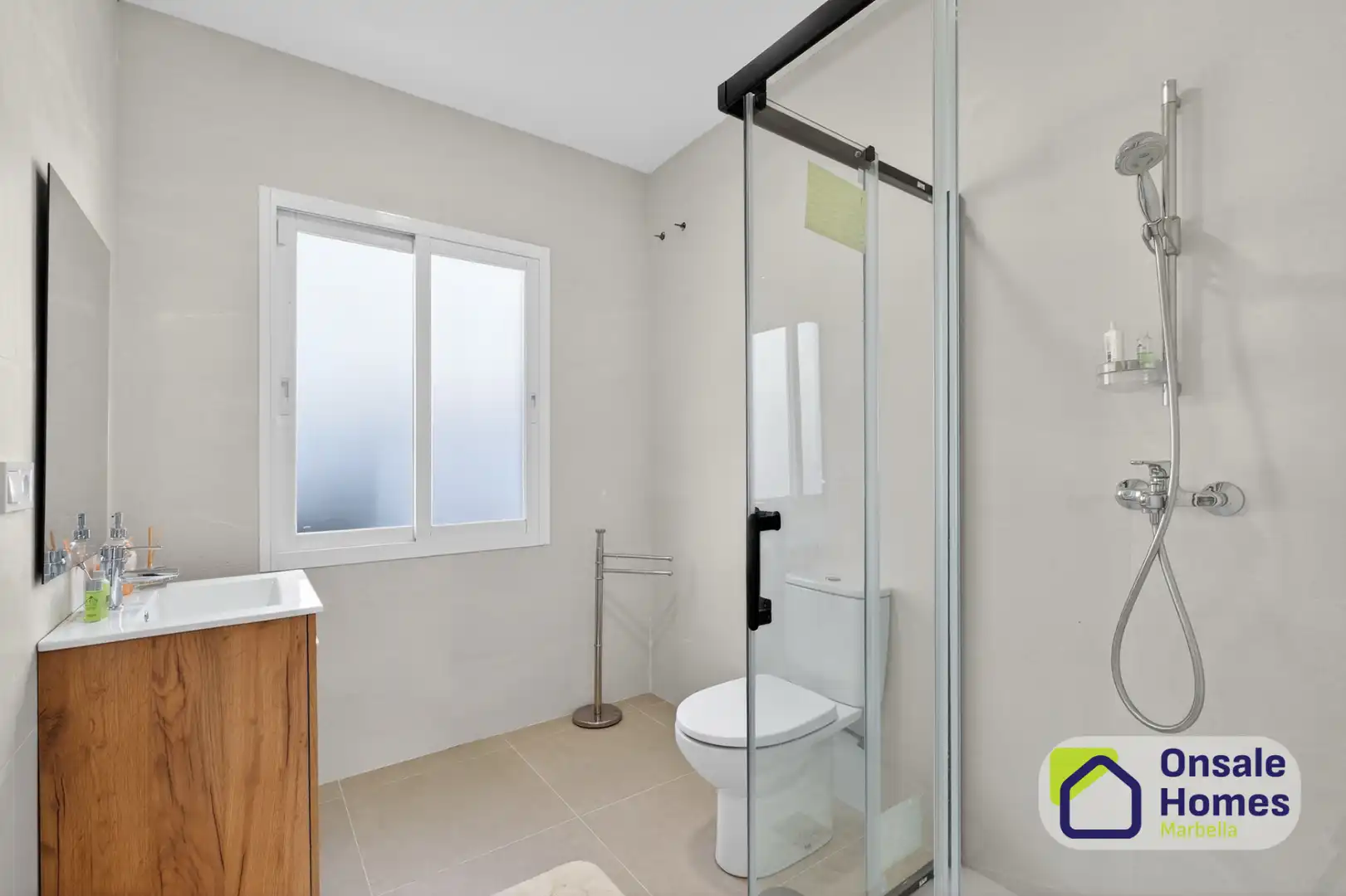 Bathroom of Houses for sale in Marbella  with Air Conditioner, Private garden and Terrace
