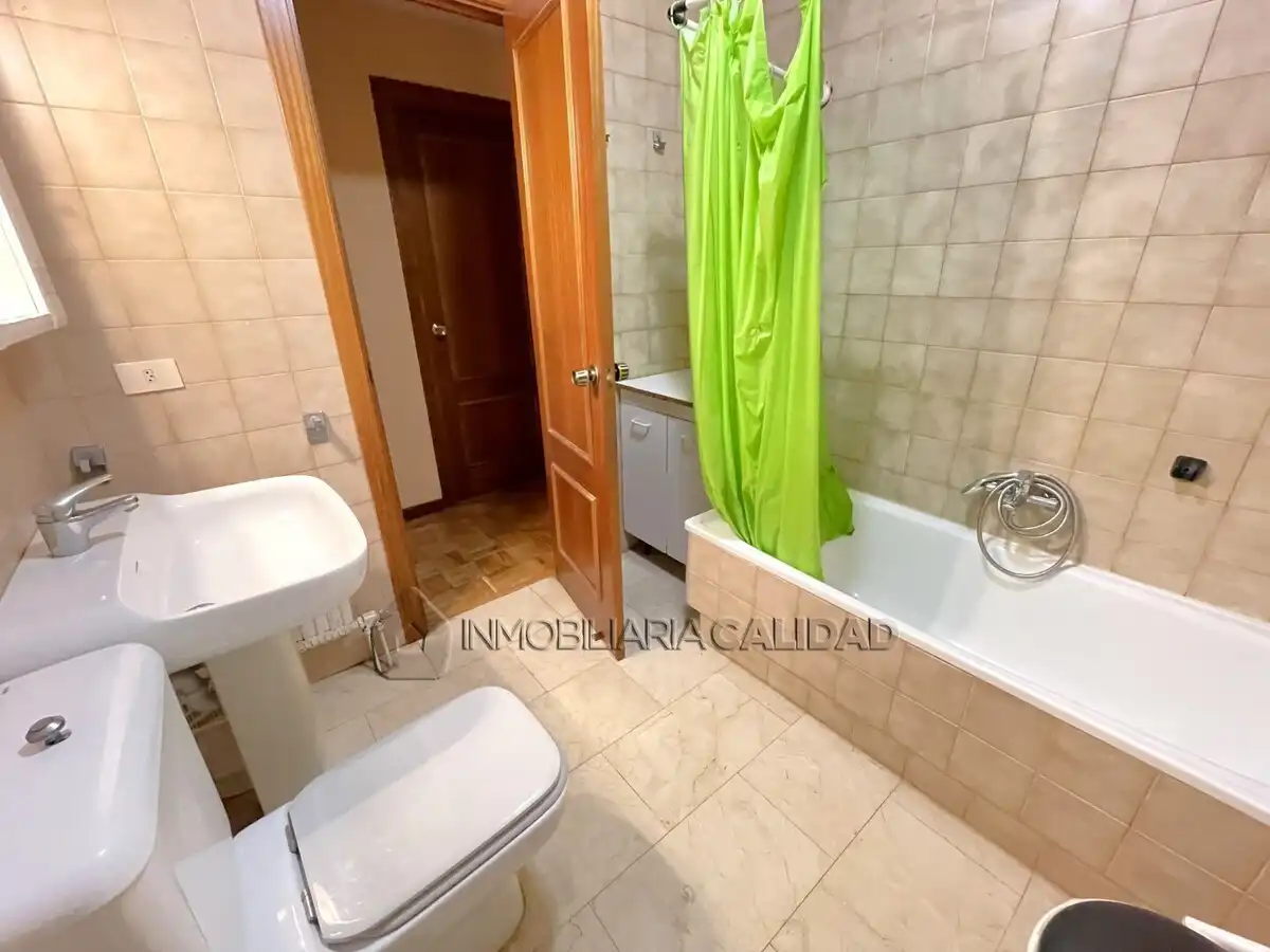 Bathroom of Flat for rent in Burgos  with Heating and Furnished