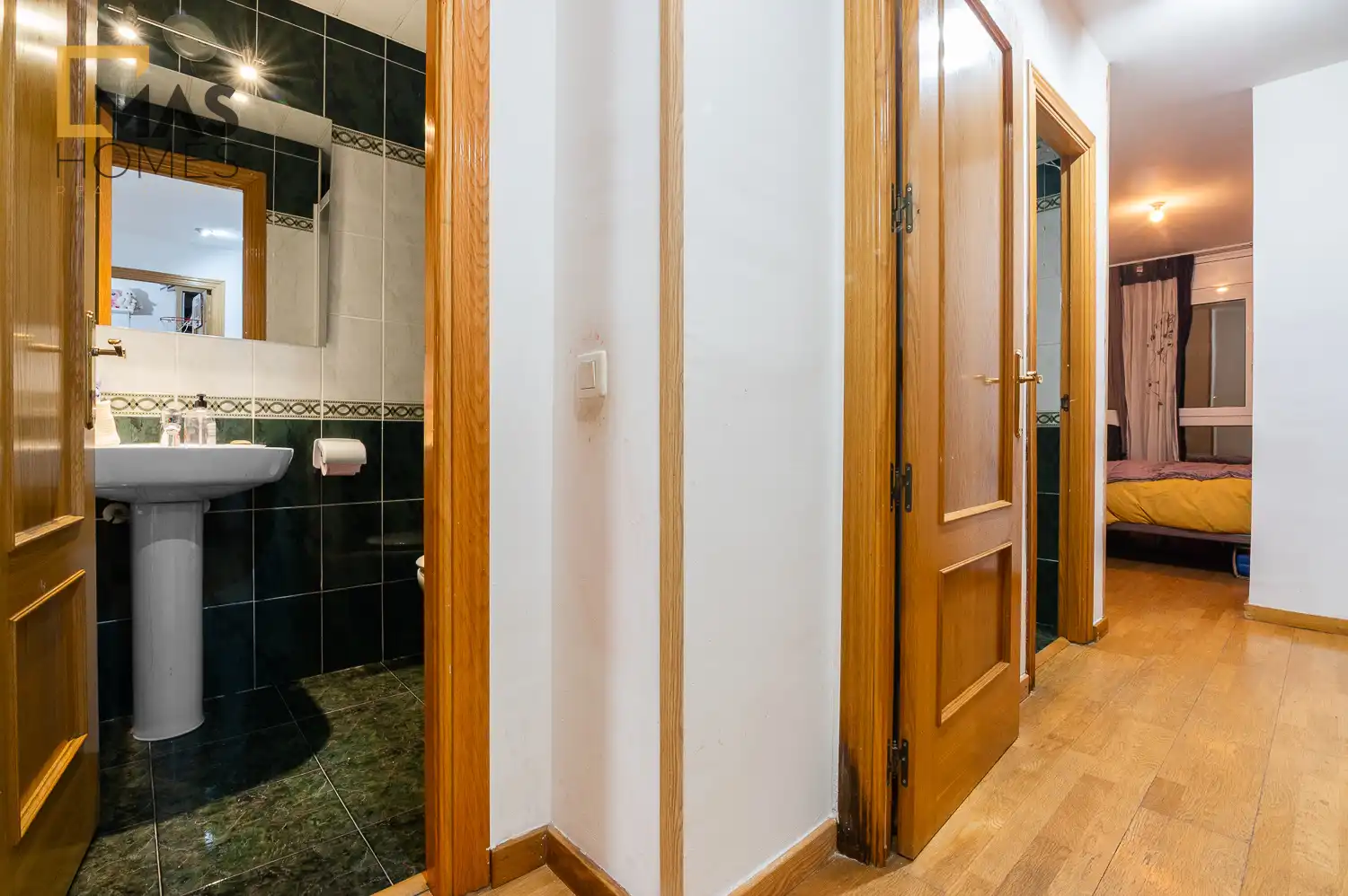 Wohnung zum Verkauf in Terrassa mit Klimaanlage, Heizung und Terrasse