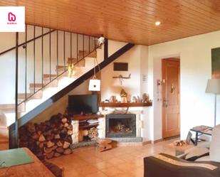 Sala d'estar de Dúplex en venda en Berga amb Calefacció, Jardí privat i Terrassa