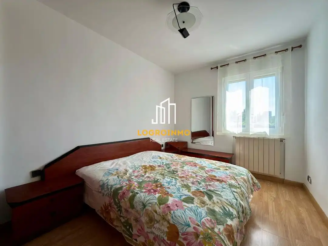 Bedroom of Flat for rent in  Logroño  with Heating and Storage room