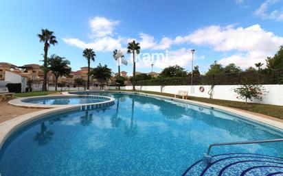 Piscina de Casa adosada en venda en Torrevieja amb Aire condicionat, Terrassa i Piscina