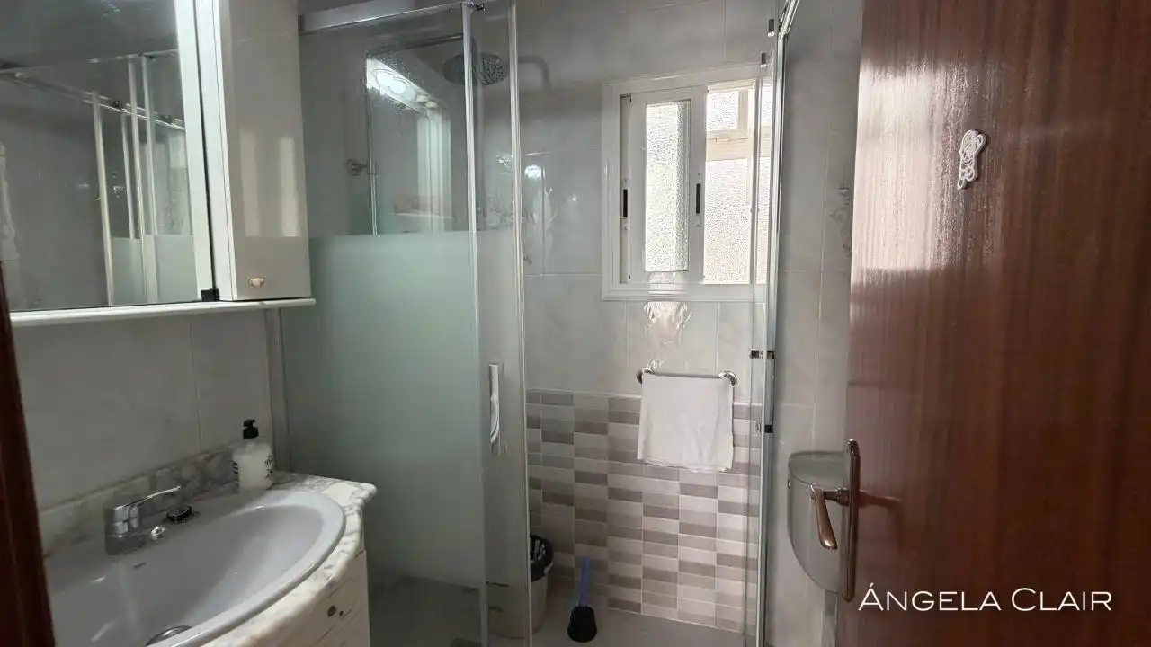 Bathroom of Flat for sale in Barcelona  with Terrace and Balcony