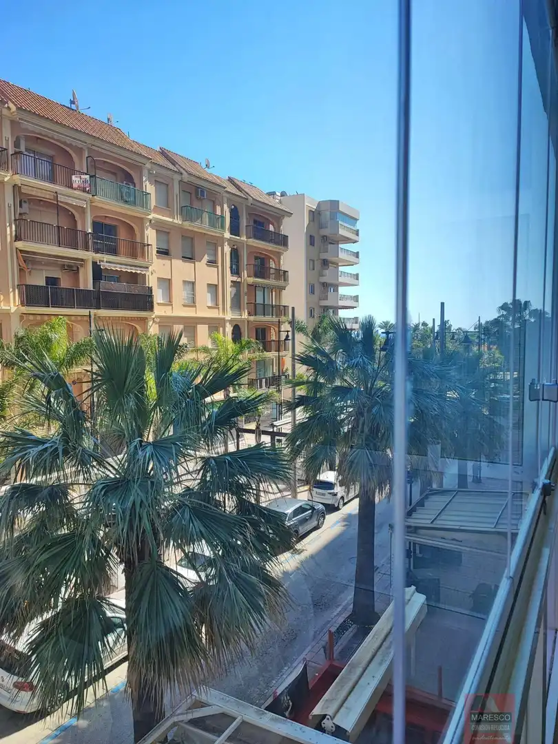 Vista exterior de Estudi en venda en Fuengirola amb Aire condicionat, Calefacció i Terrassa