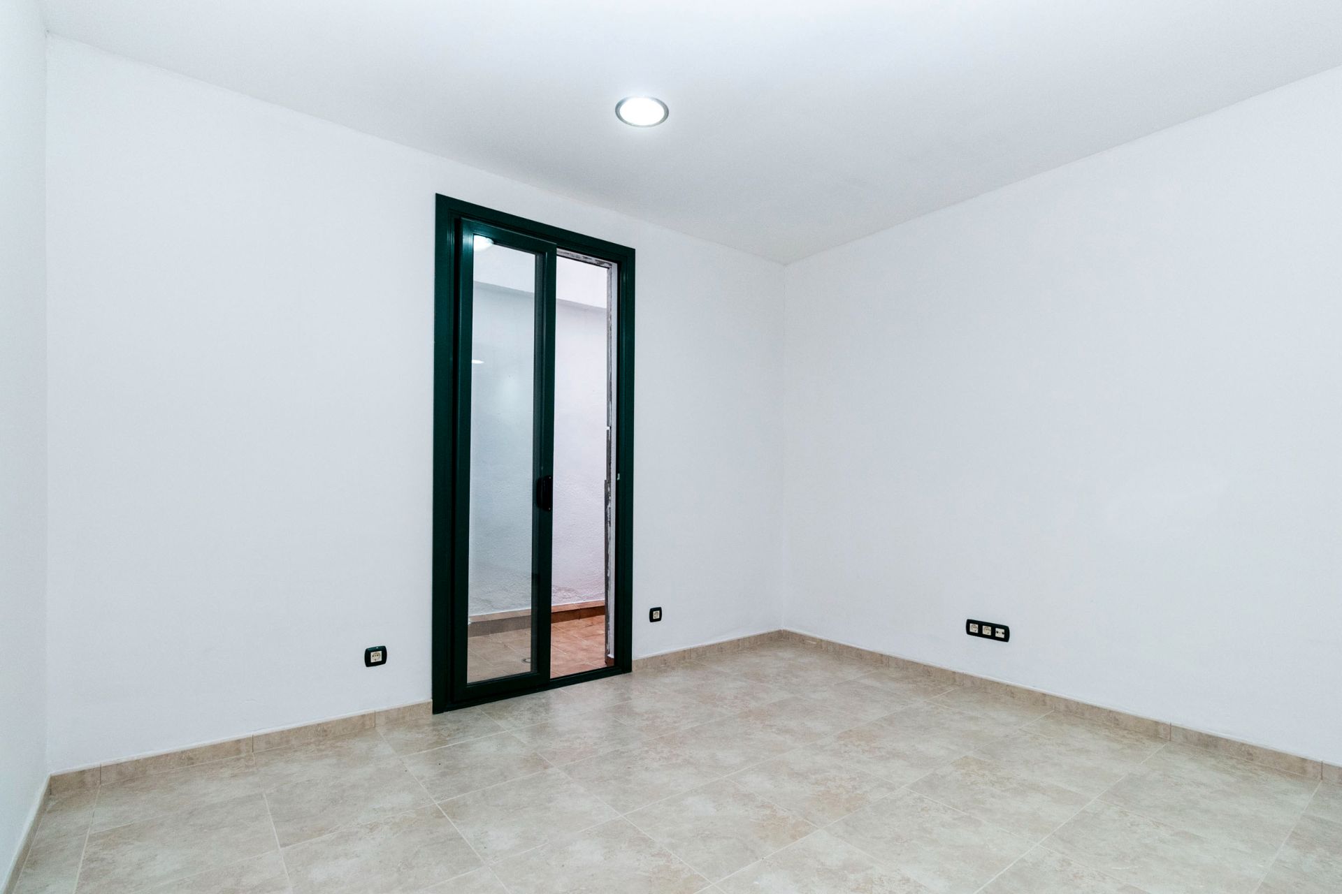 Flat for sale in  Barcelona Capital  with Oven