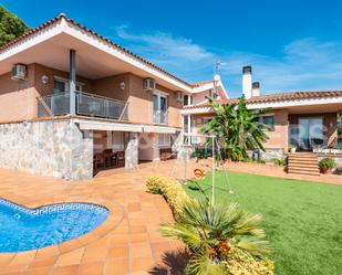 Jardí de Casa o xalet en venda en Santa Susanna amb Aire condicionat, Calefacció i Jardí privat