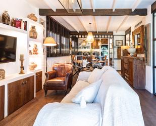 Living room of Apartment for sale in Sant Cugat del Vallès  with Air Conditioner, Heating and Parquet flooring