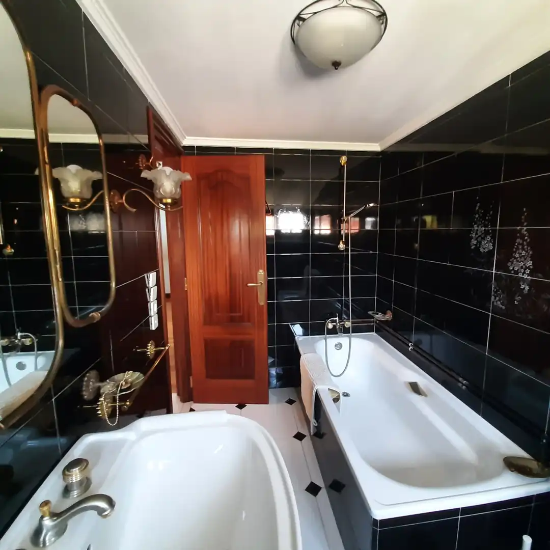 Baño de Casa o chalet en venta en Viveiro con Calefacción, Jardín privado y Parquet