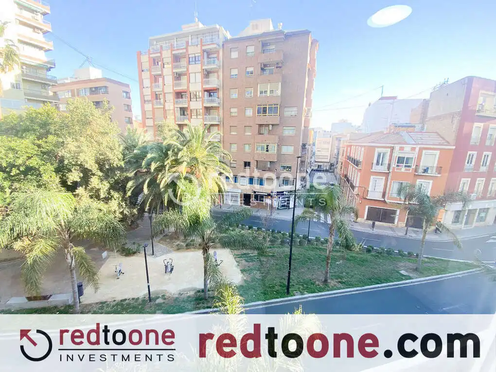 Vista exterior de Piso en venta en Alicante / Alacant con Calefacción