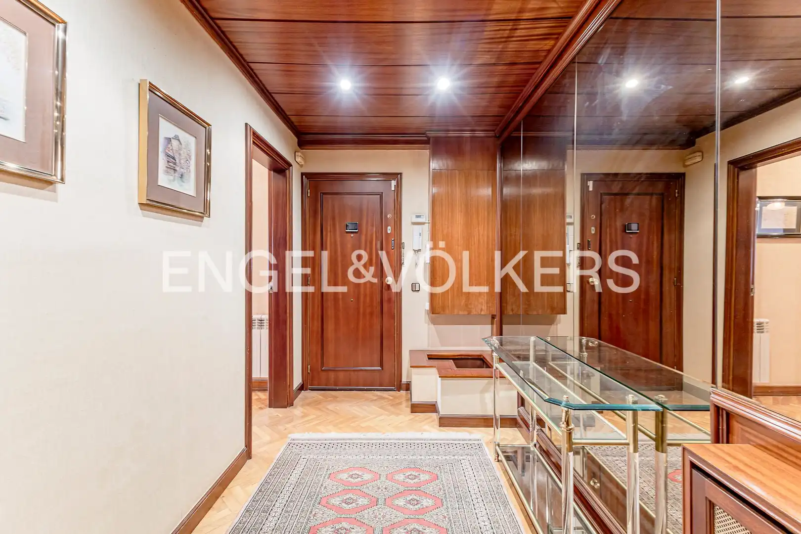 Piso en venta en Barcelona con Calefacción y Balcón