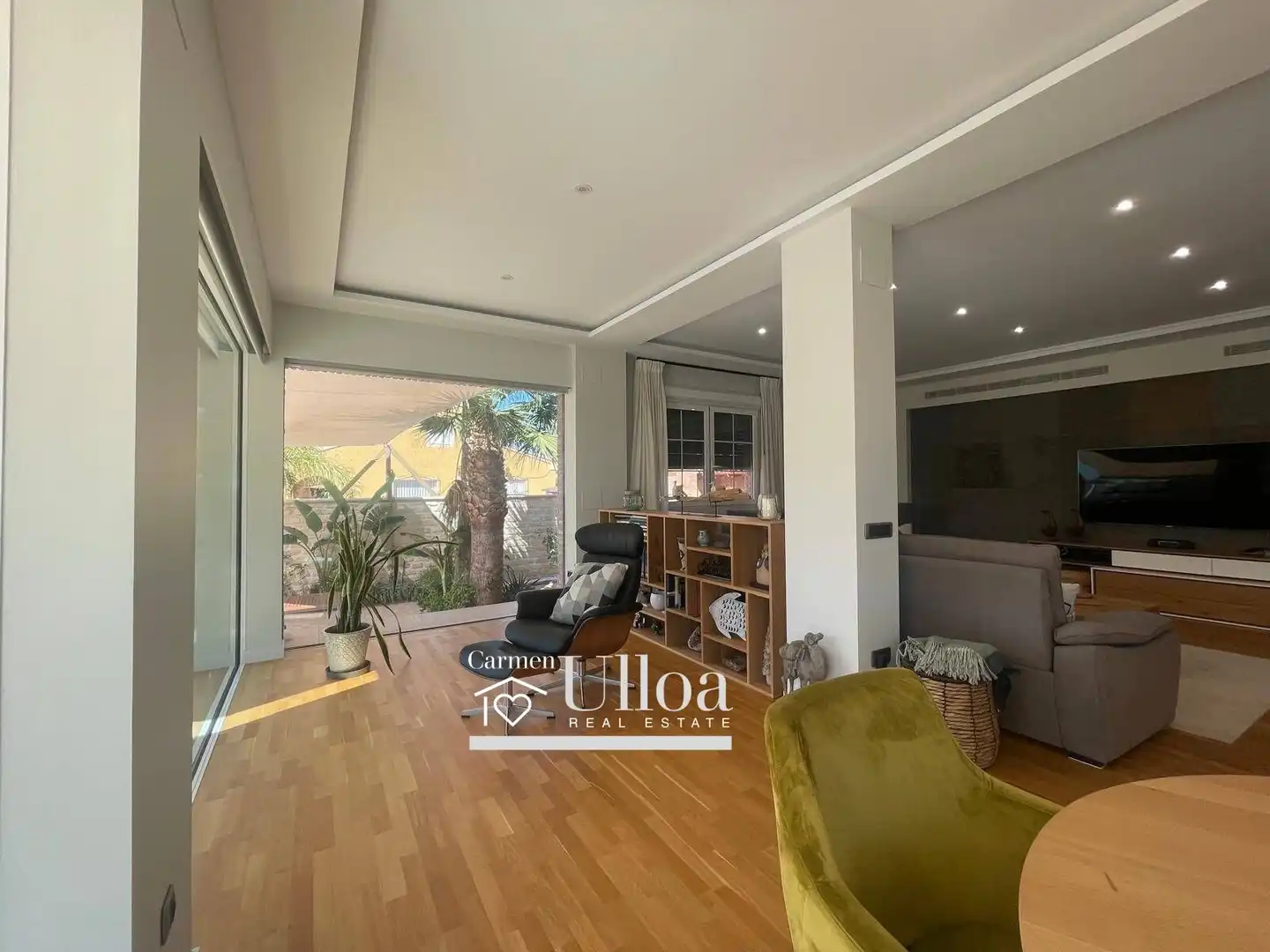 Exterior view of Houses for sale in San Vicente del Raspeig / Sant Vicent del Raspeig  with Air Conditioner, Heating and Private garden