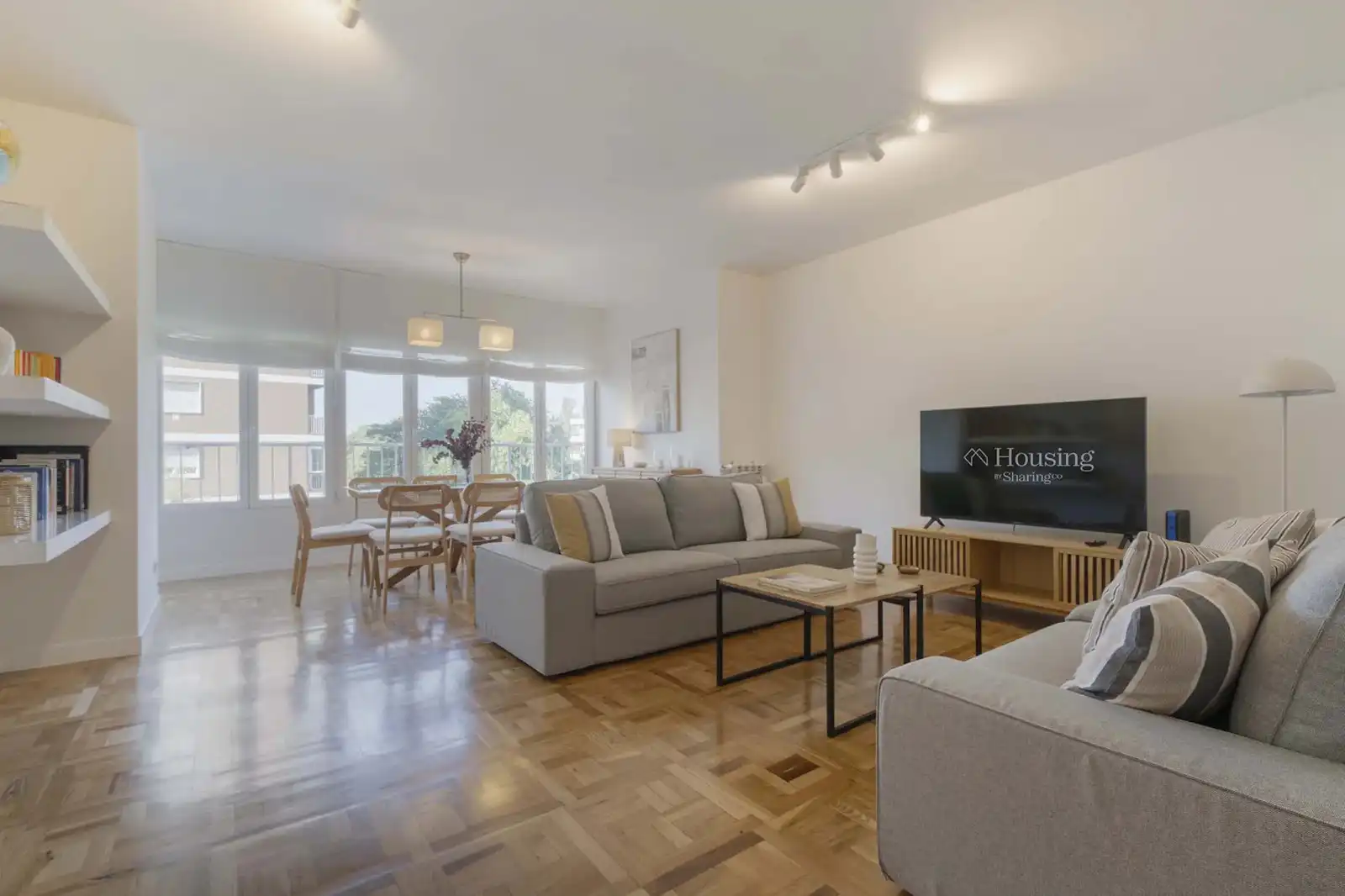 Living room of Flat for rent in Fuencarral - El Pardo