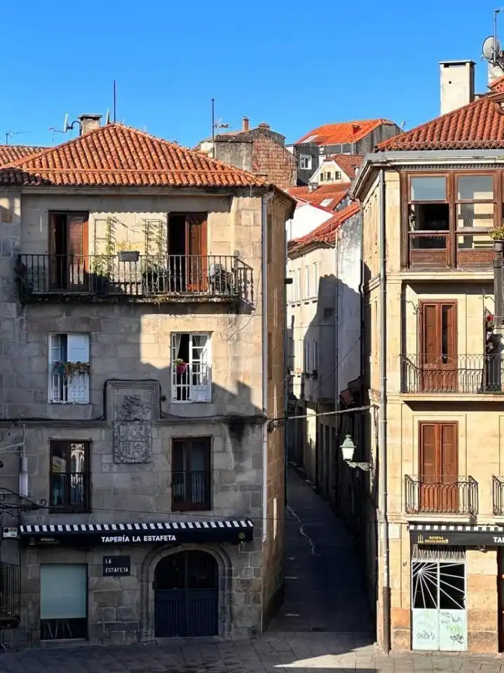 Außenansicht von Wohnung zur Miete in Pontevedra Capital  mit Heizung und Möbliert
