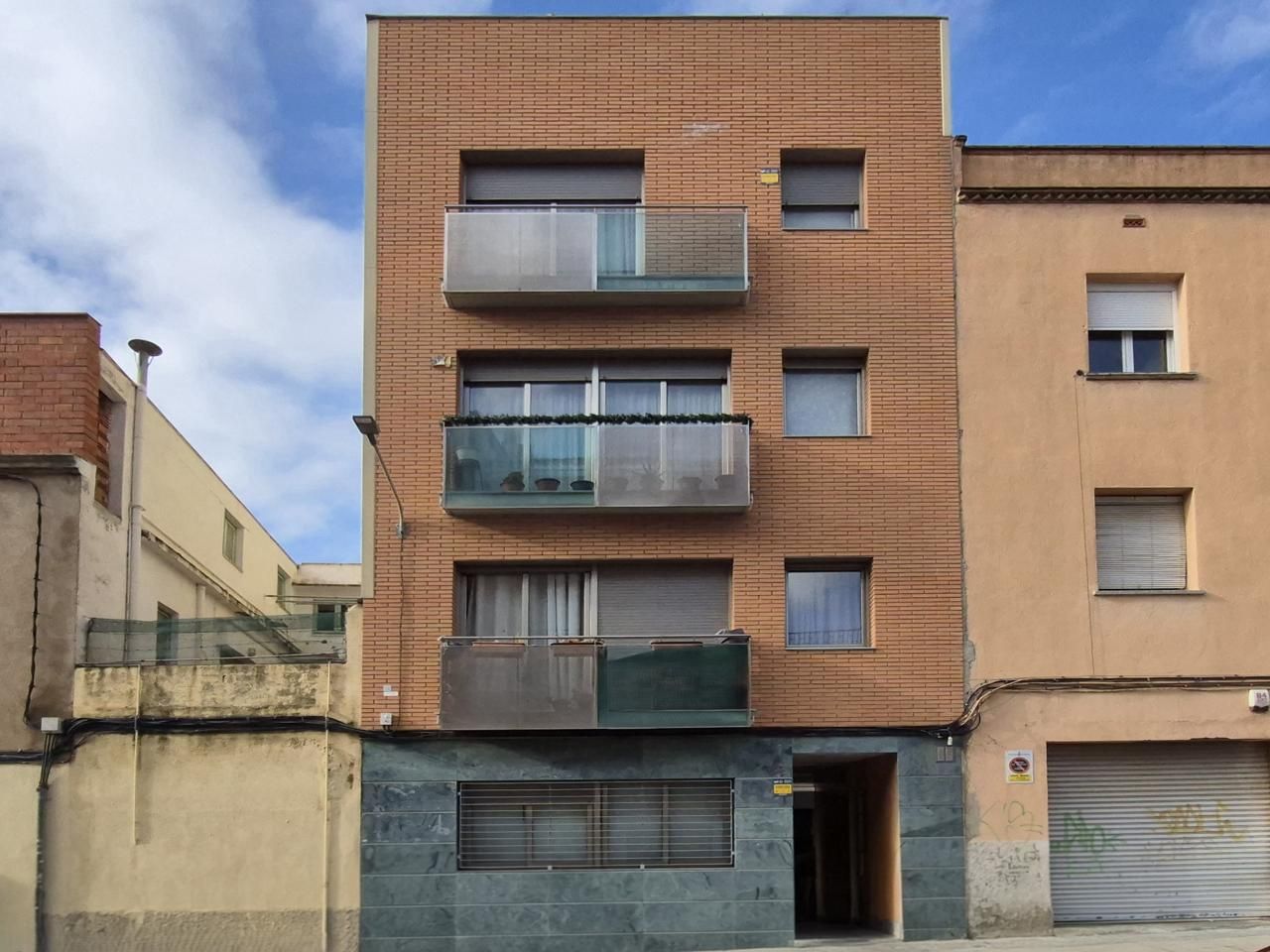 Exterior view of Flat for sale in Terrassa  with Air Conditioner, Heating and Terrace