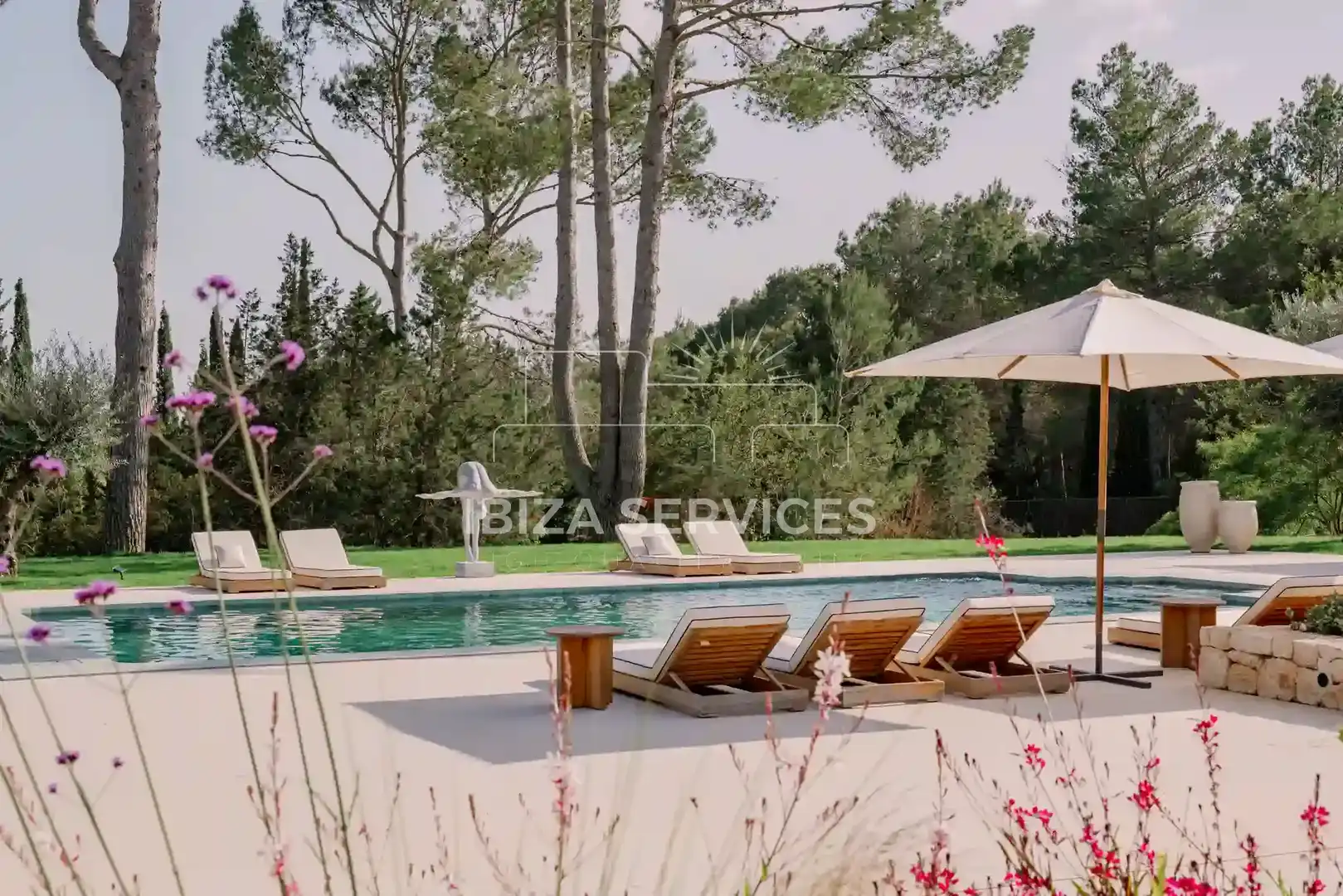 Garten von Haus oder Chalet zum Verkauf in Santa Eulària des Riu mit Klimaanlage und Schwimmbad