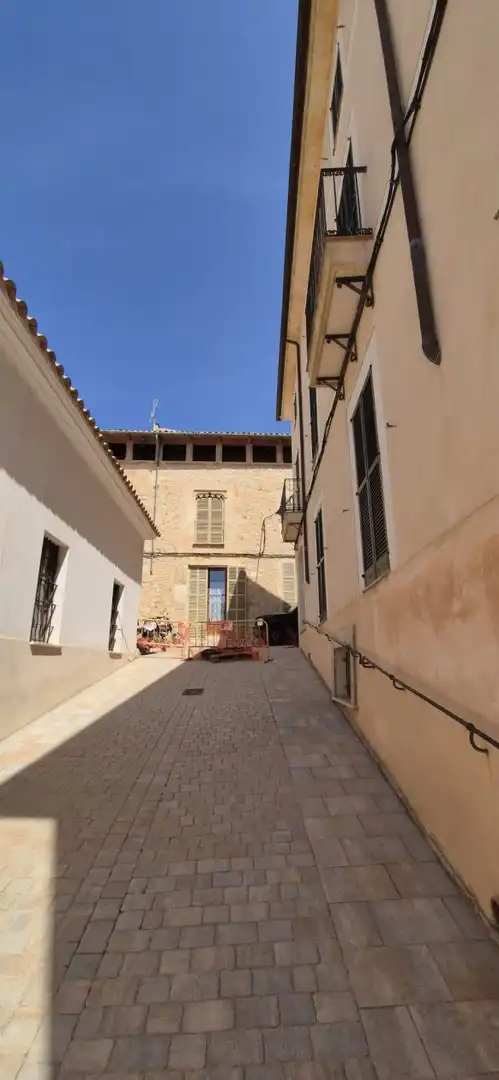 Vista exterior de Local en venda en Sineu