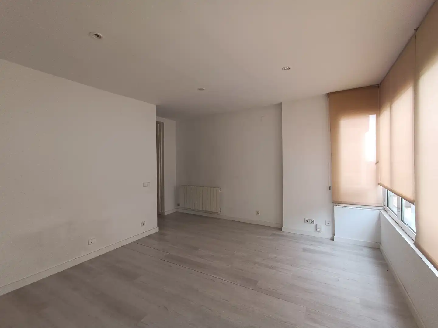 Flat for rent in Carrer Pau Casals, Finestrelles