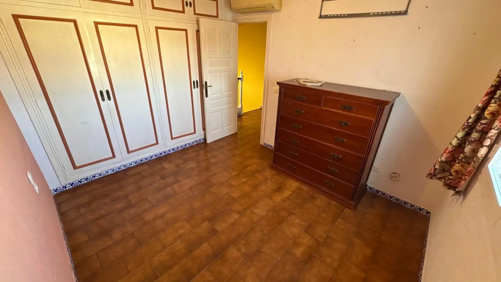 Dormitori de Casa adosada en venda en Rincón de la Victoria amb Aire condicionat, Terrassa i Traster