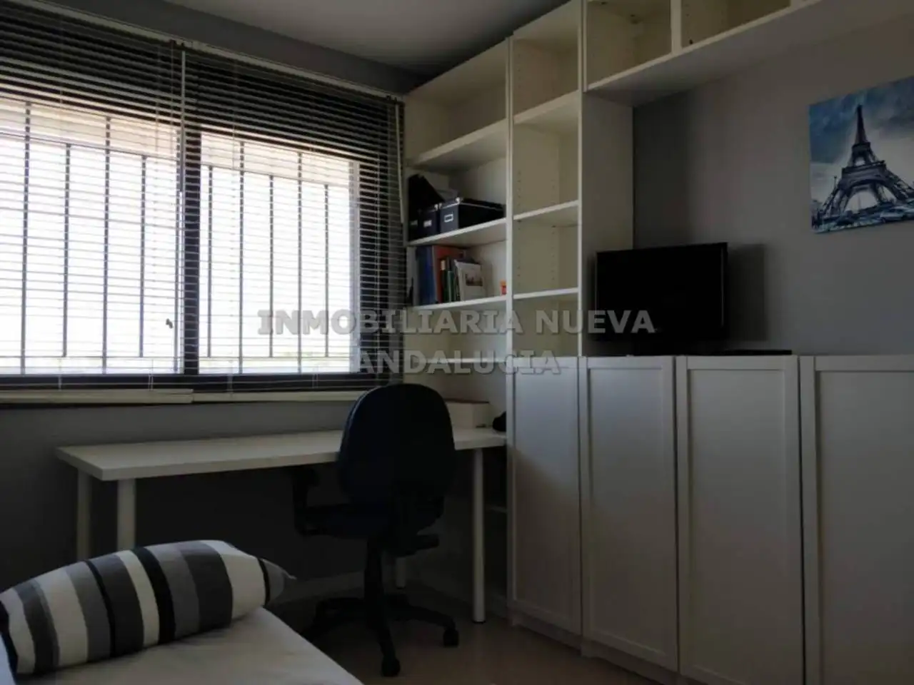 Habitación de Piso de alquiler en Almería con Aire acondicionado, Terraza y Amueblado