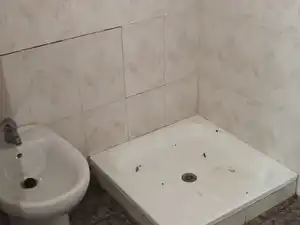 Bany de Casa o xalet en venda en Baza amb Calefacció, Terrassa i Traster
