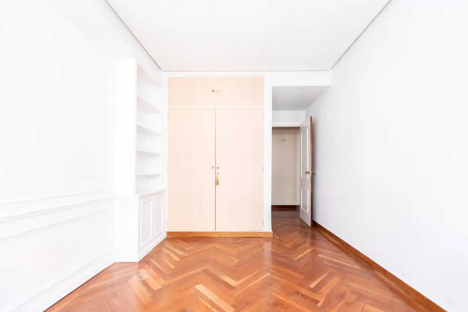 Flat with lift to rent in Calle de Guzmán El Bueno, imagen 8