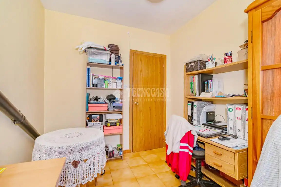 Habitación de Piso en venta en Loja con Aire acondicionado, Amueblado y Balcón
