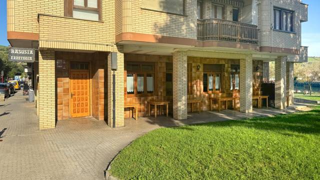 Local comercial en Venta en Calle PATXITA ETXEZARRETA en Zumaia