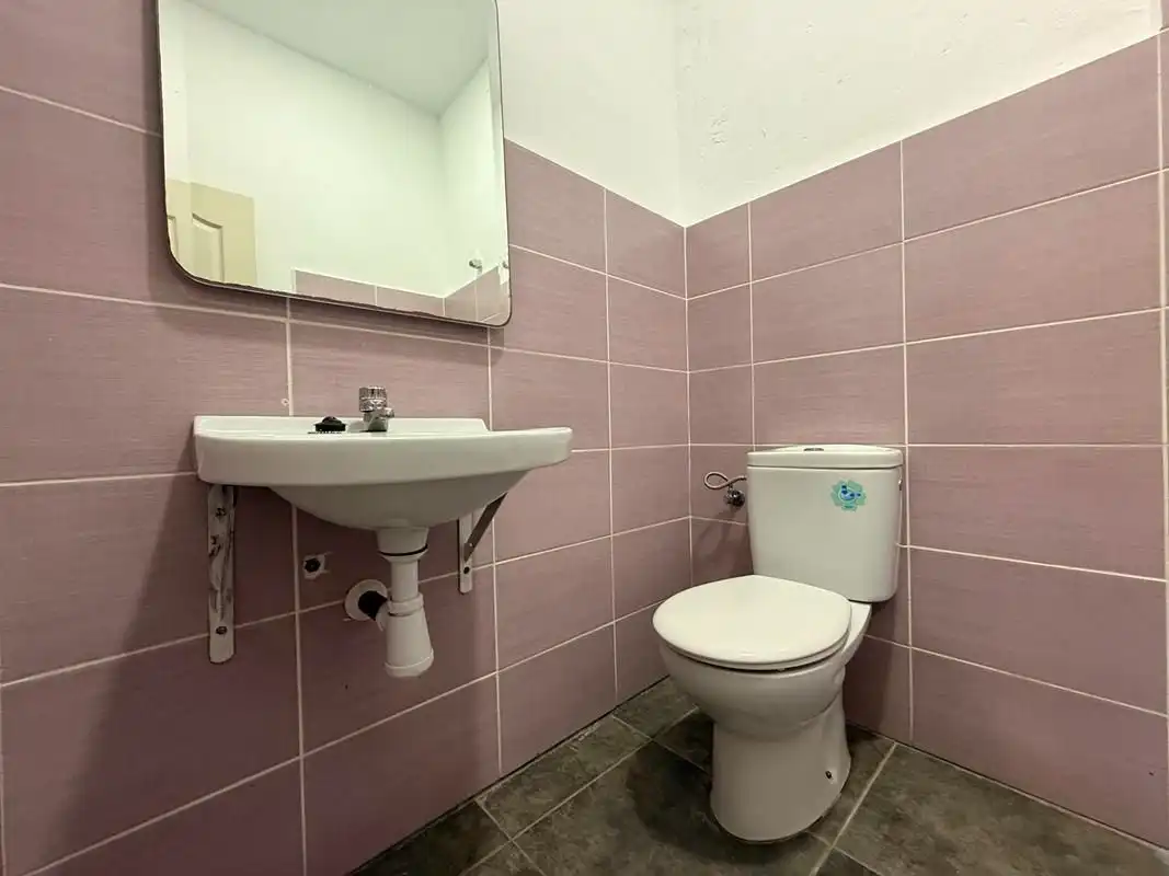 Badezimmer von Geschaftsraum zur Miete in Ondara